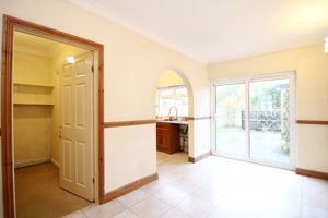 Dining Room- click for photo gallery